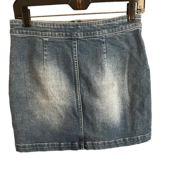 Altar’d State Mini Jean Skirt Medium Wash Denim Size Medium cotton blend pockets - Picture 2 of 5